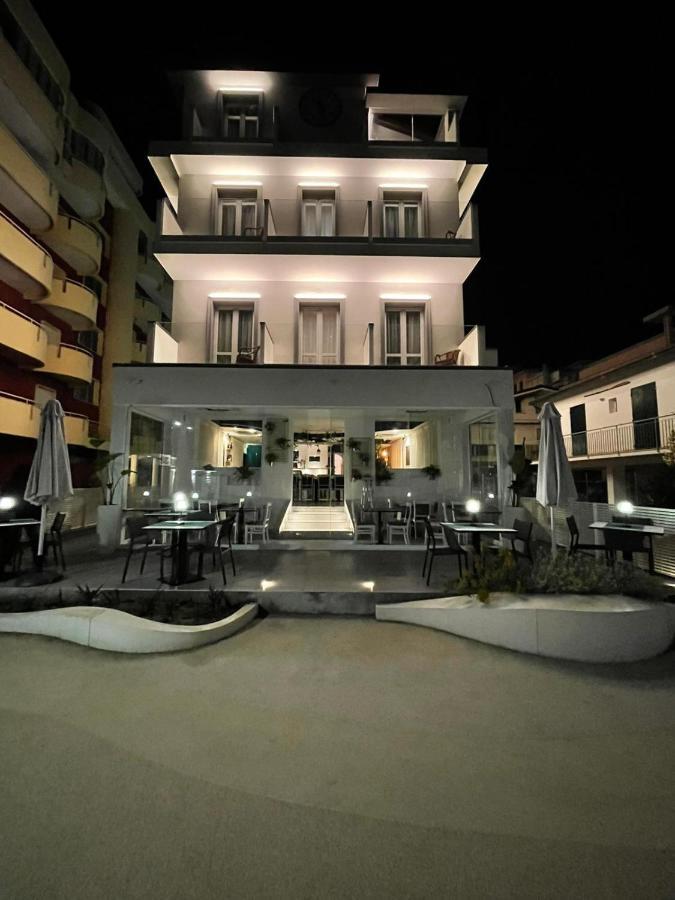 Hotel Brienz Bellaria-Igea Marina Bagian luar foto