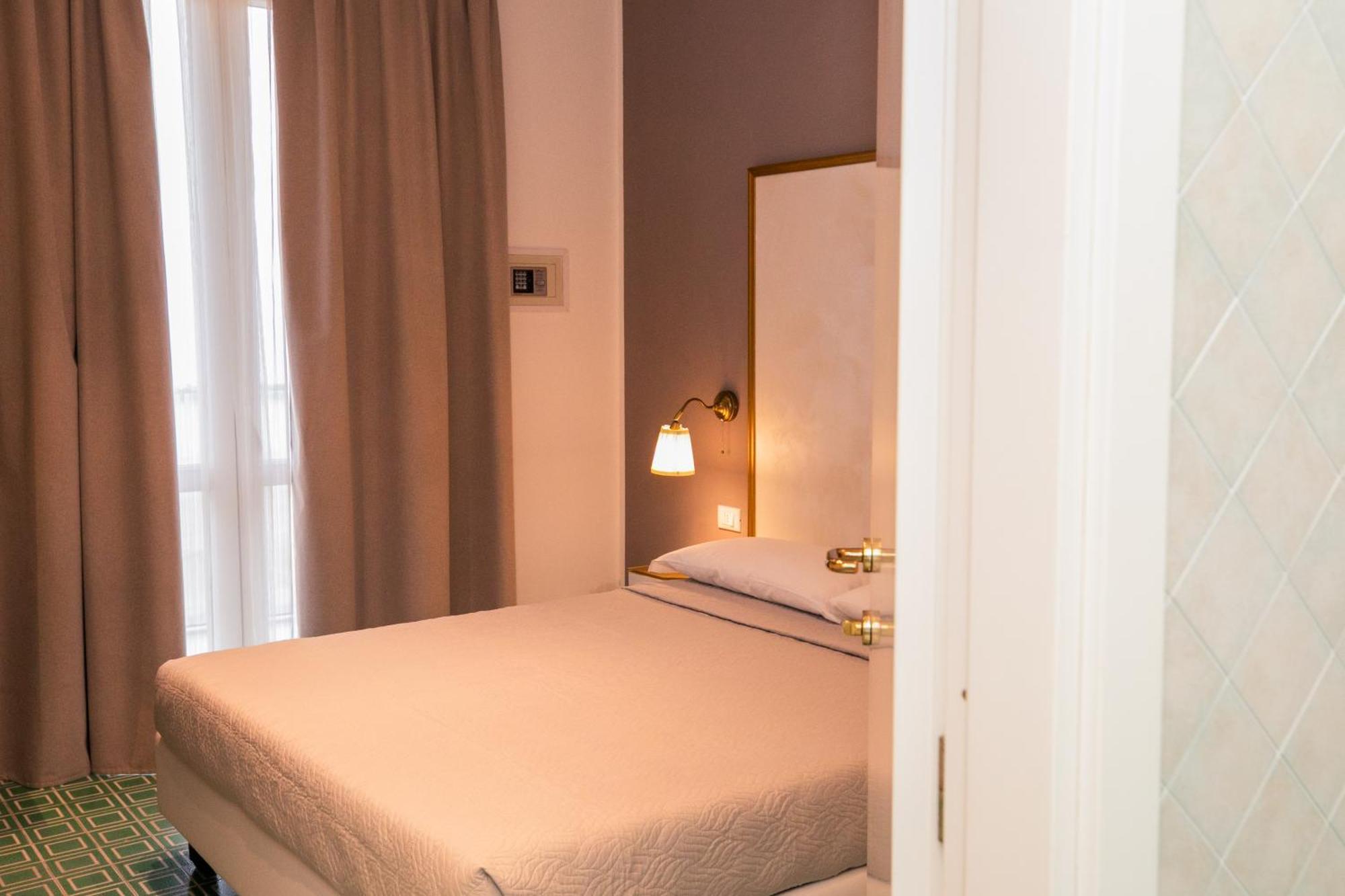 Hotel Brienz Bellaria-Igea Marina Bagian luar foto