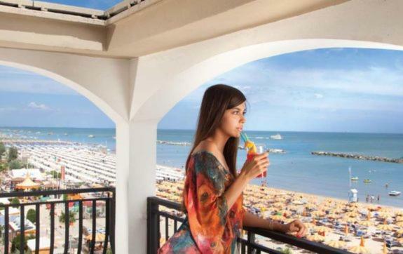 Hotel Brienz Bellaria-Igea Marina Bagian luar foto